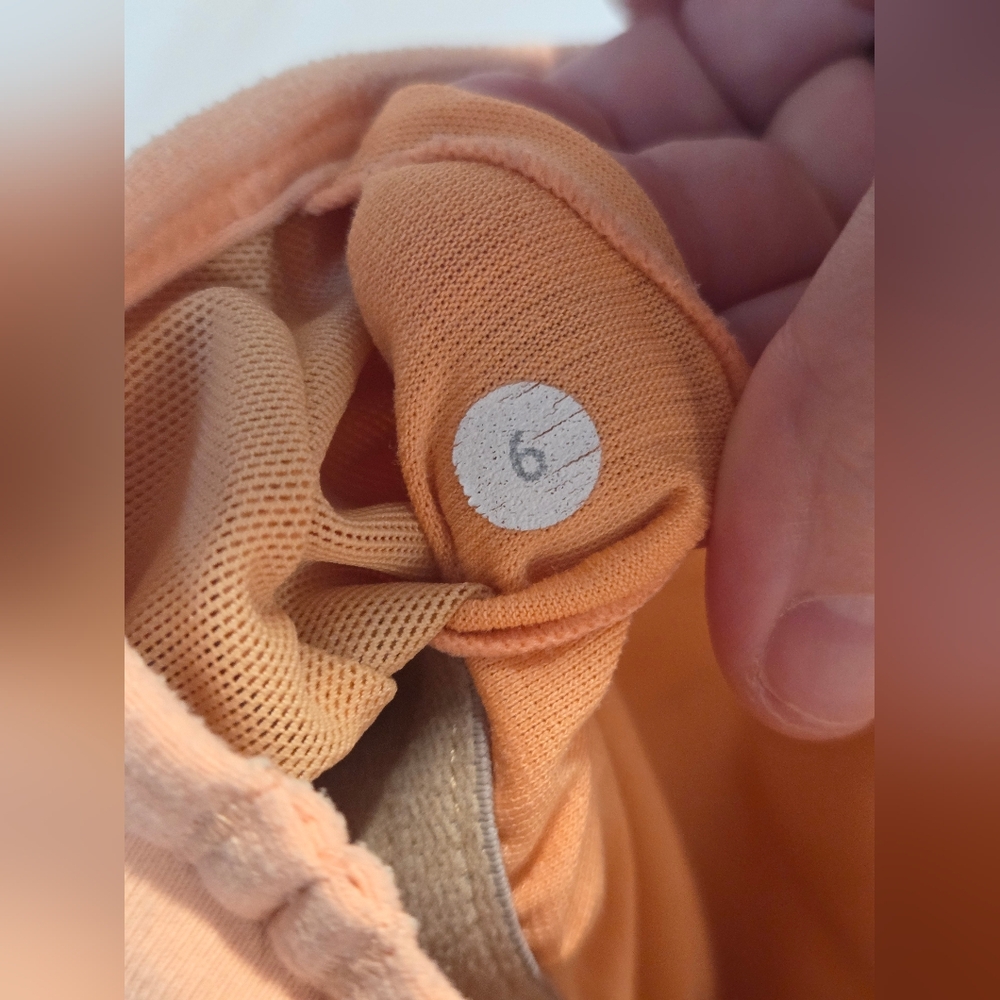 Lululemon Y-tank Light Yellow - Picture 5 of 7